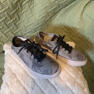 Boys Under Armour sneaker